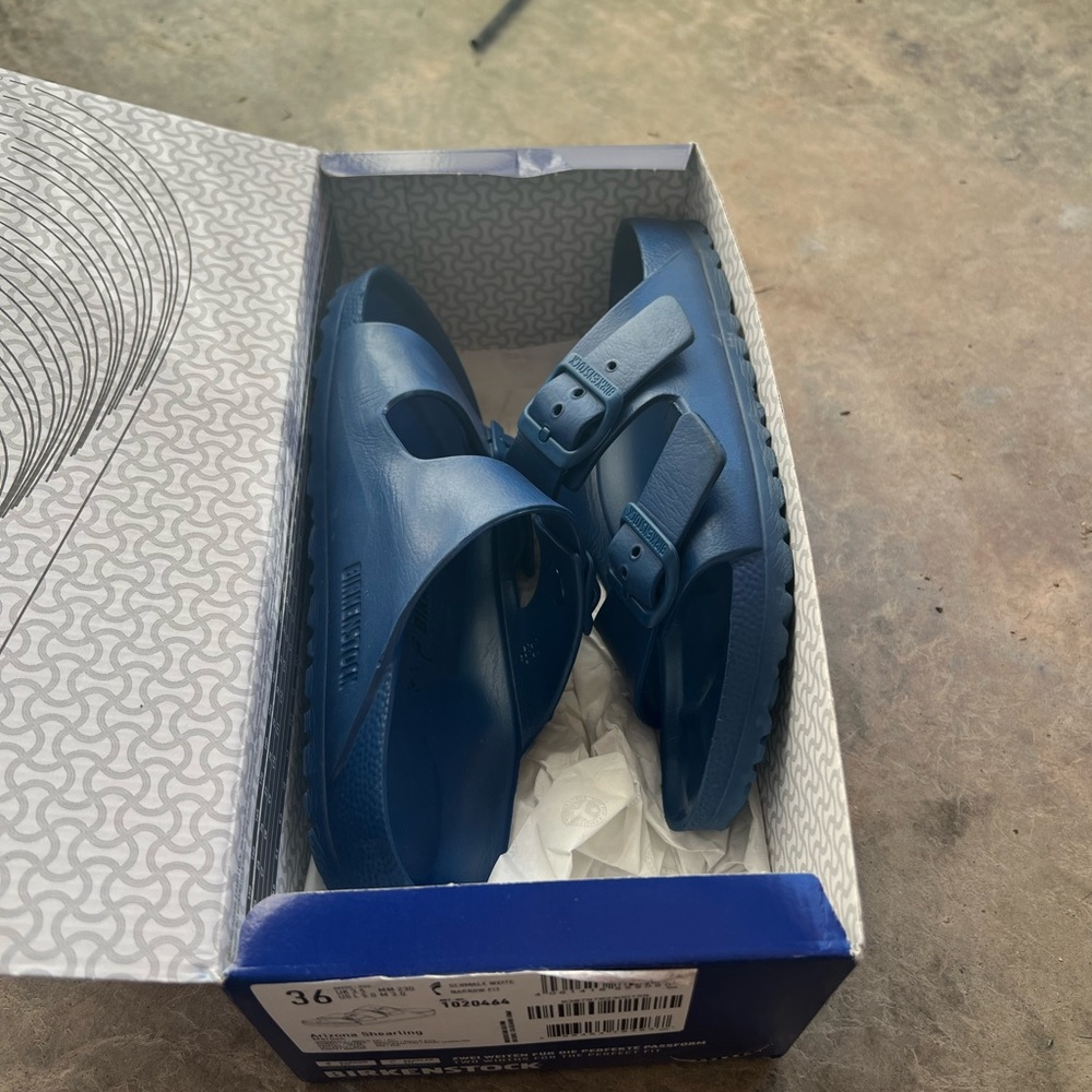 Blue size 6 Birkenstocks